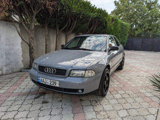 Audi A4 foto 1