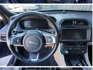 Jaguar XE foto 7