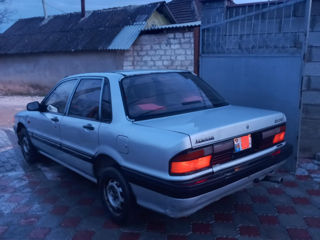 Mitsubishi Galant foto 4