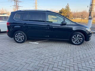 Volkswagen Touran foto 2