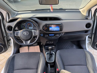 Toyota Yaris foto 8