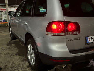 Volkswagen Touareg foto 2