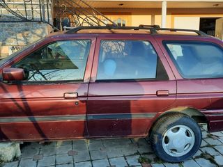 Ford Escort 1.8 16V foto 4