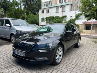 Skoda Superb foto 2