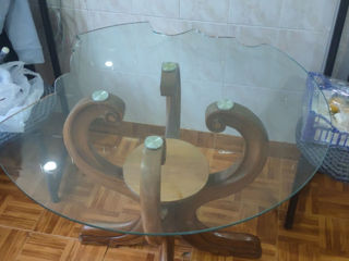Стёкла на стол Кишинев. Стекло круглое,прямоугольное для стола. 4мм 5мм 6м  8 мм 10 мм.Изготовление.