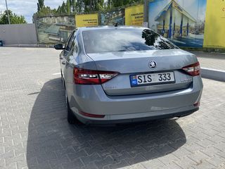 Skoda Superb foto 3