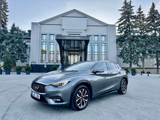 Infiniti Q30