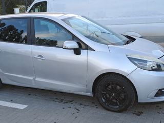 Renault Grand Scenic foto 2