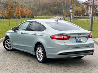 Ford Fusion foto 4