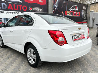 Chevrolet Aveo foto 8