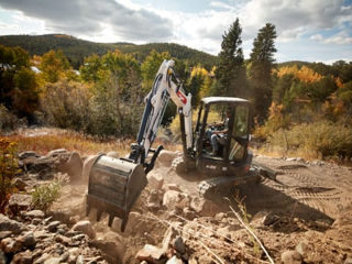 Bobcat Excavator Basculante Constructii foto 3