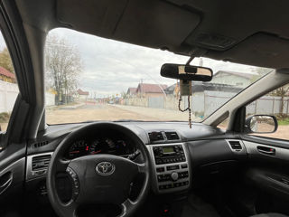 Toyota Avensis Verso foto 6