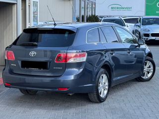 Toyota Avensis foto 5