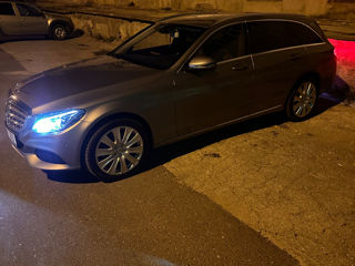 Mercedes C-Class foto 2