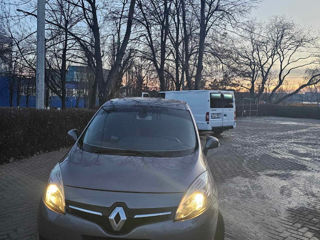 Renault Grand Scenic foto 3