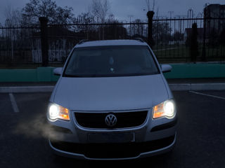 Volkswagen Touran foto 7