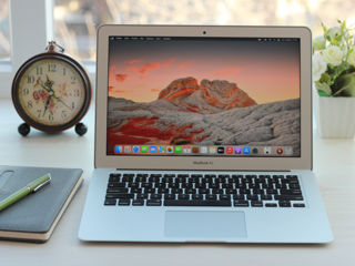 Apple MacBook Air 2018 (Core i7 5650u/8Gb Ram/128Gb SSD/13.3" WXGA+)