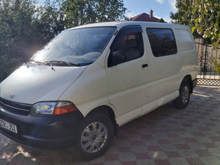 Toyota Hiace foto 2