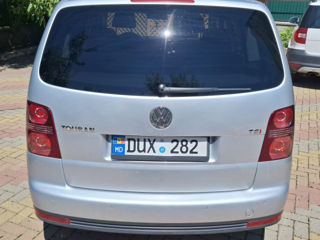 Volkswagen Touran foto 5