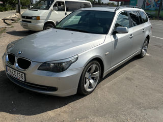 BMW 5 Series foto 1