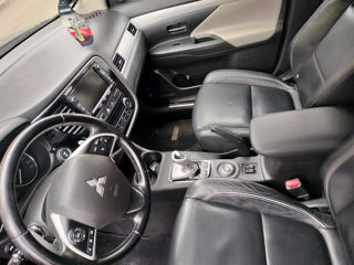 Mitsubishi Outlander foto 6