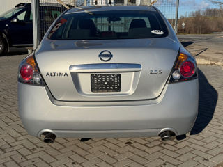 Nissan Altima foto 5