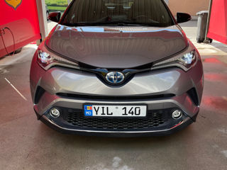 Toyota C-HR foto 1