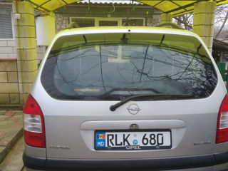 Opel Zafira foto 2