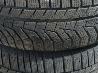 Vînd 2 anvelope de iarna 255/50 R19