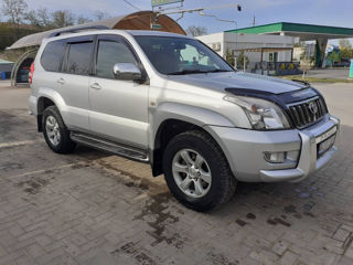 Toyota Land Cruiser Prado foto 2