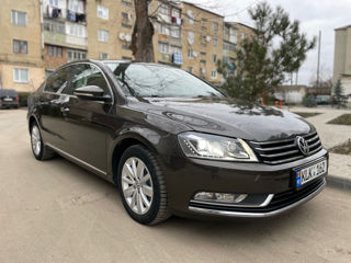 Volkswagen Passat foto 1