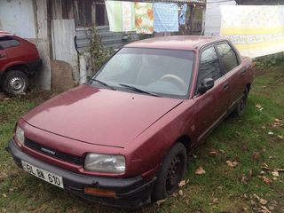 Daihatsu Applouse foto 2