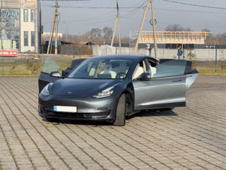 Tesla Model 3 foto 7