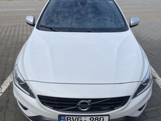 Volvo V60 foto 1