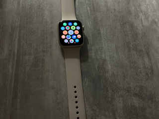 Apple Watch SE 44 mm foto 3