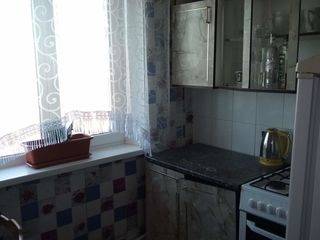 Se vinde apartament cu doua camere. foto 4