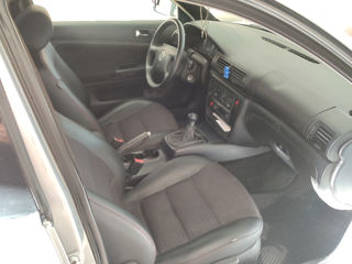 Volkswagen Passat foto 2