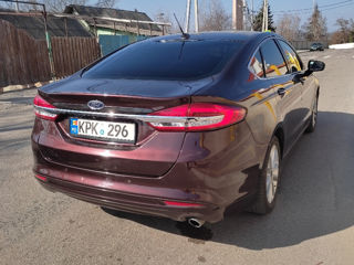 Ford Fusion foto 10