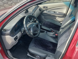 Nissan Almera foto 7