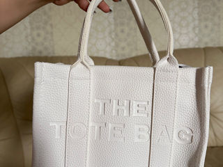 The tote bag