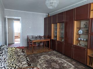 Se vinde, Apartament cu 3 odăi, seria Varnițkaia, Etaj 9/9, 72m foto 1