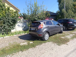 Ford Fiesta foto 3