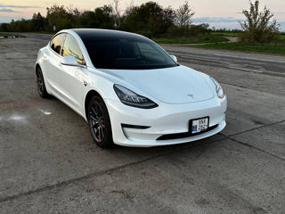 Tesla Model 3 foto 2