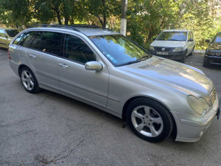 Mercedes C-Class foto 4