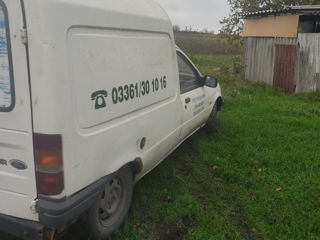 Ford Courier foto 4