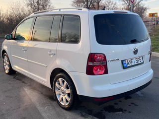 Volkswagen Touran foto 4