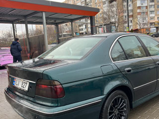 BMW 5 Series foto 6