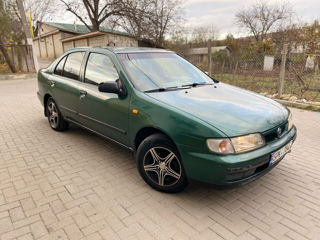 Nissan Almera foto 2