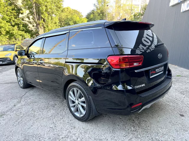 KIA Carnival 2018 — 2