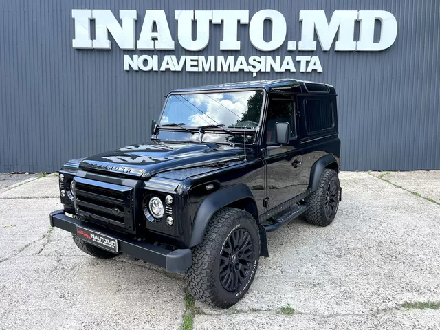Land Rover Defender 2011